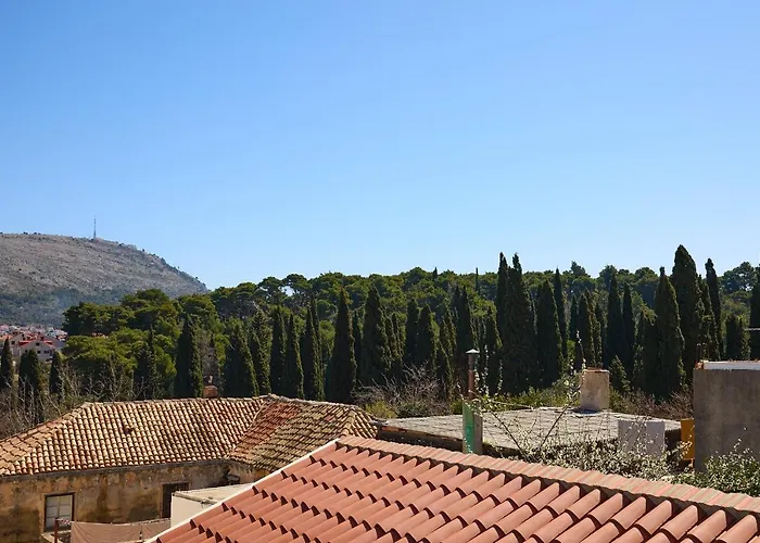 Hedera Estate, Hedera A38
